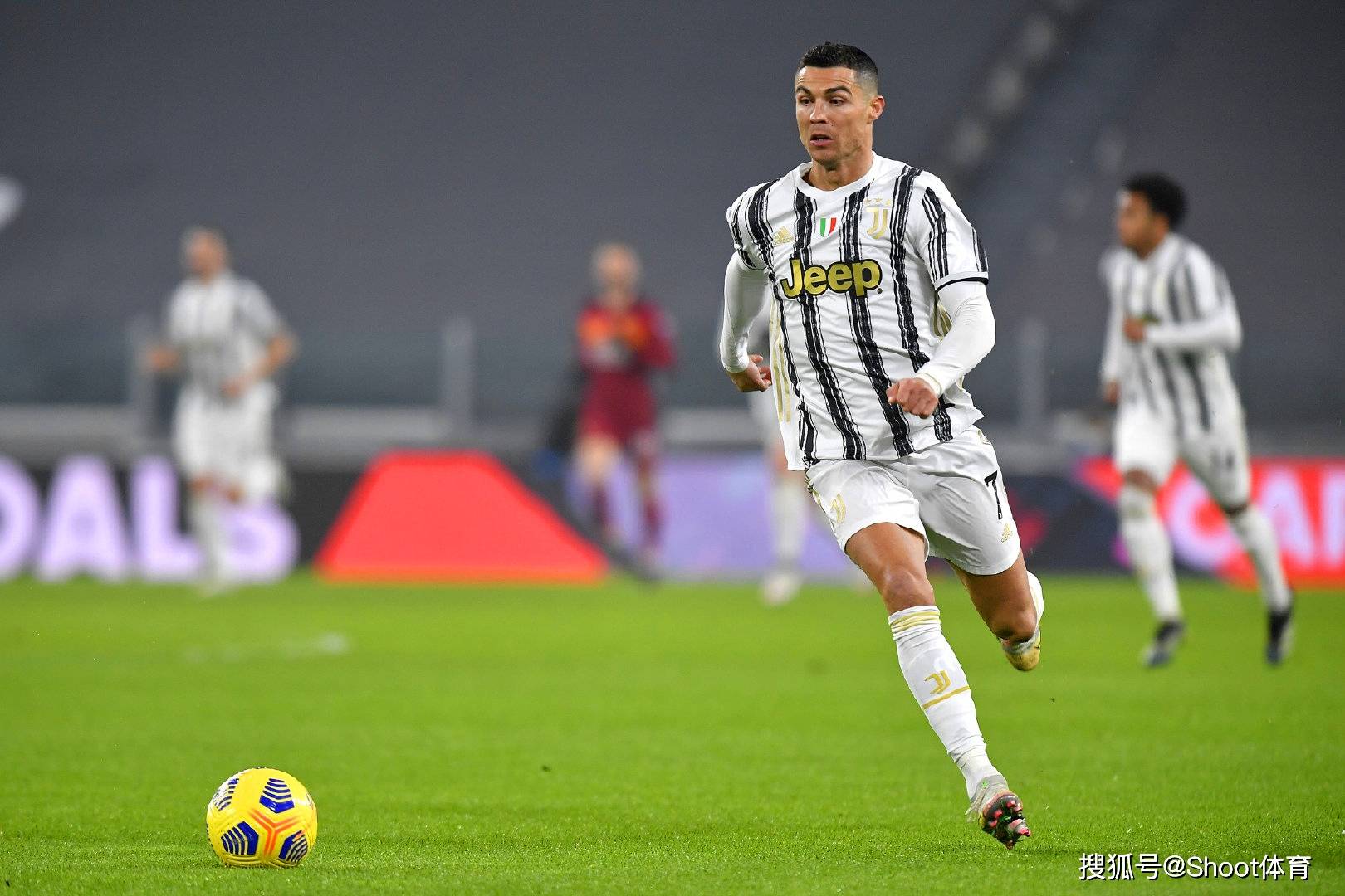 熊猫体育官网今夜上海申花调整名单以备法国杯曼联围绕意大利杯迎来里程碑，连对手都承认：马德里竞技围绕足总杯更衣室发声的简单介绍