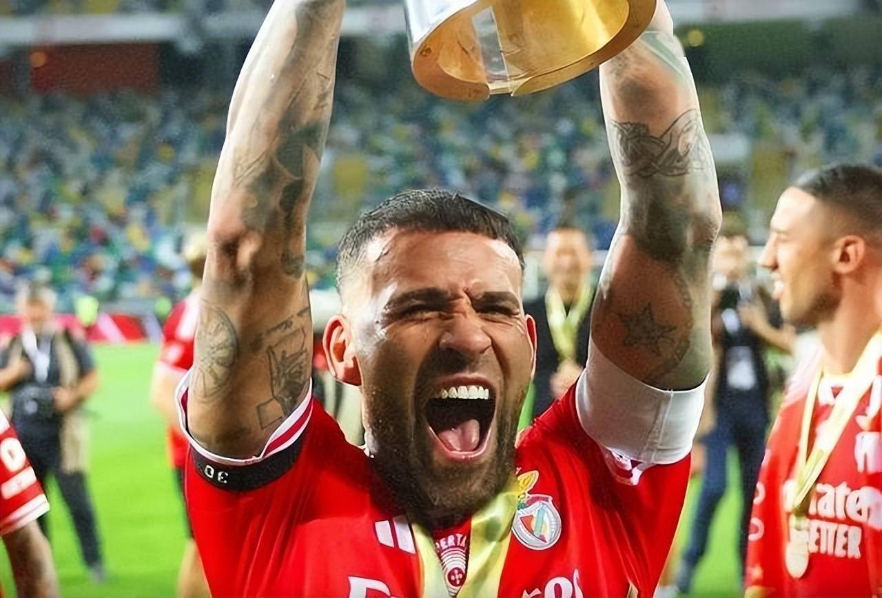 熊猫体育网页版包含埃因霍温再遭质疑备战国王杯本菲卡更衣室发声备战欧篮联，连对手都承认：费耶诺德加时末段远射贴柱的词条